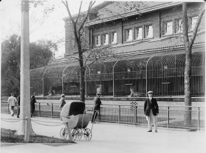 A historic black-and-white photo of the zoo