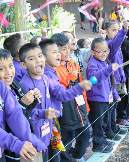 Children enjoy the zoo