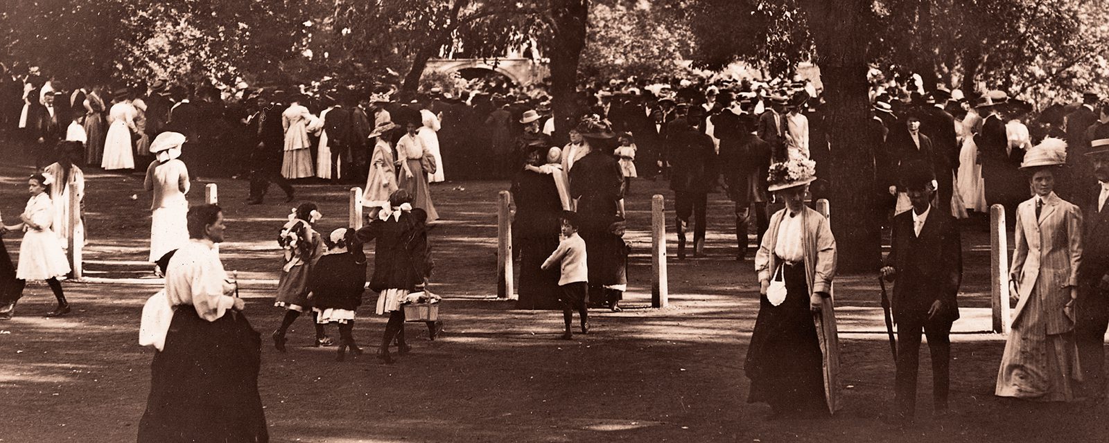 Old photo of Lincoln Park Zoo